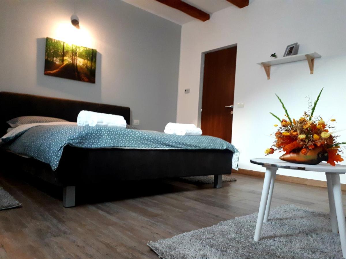 Vilafrancisca10 Alba Iulia Exterior foto